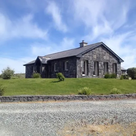 Detached Overlooking In Connemara * バリーコニーリー