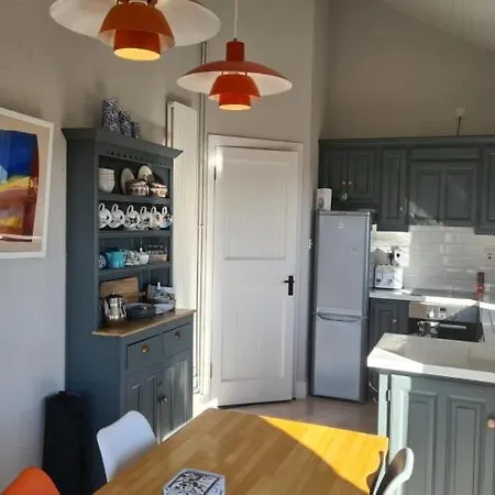Detached Overlooking In Connemara * Ballyconneely