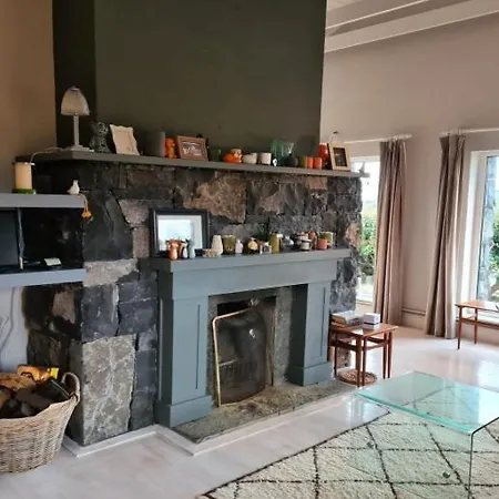 Detached Overlooking In Connemara * バリーコニーリー